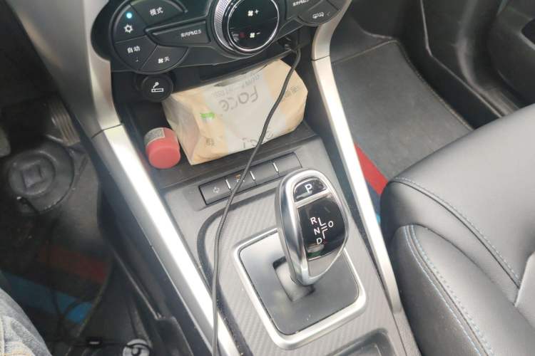 Used BYD Yuan New Energy 2018 EV360 Smart Connect Cool Edition Gear Lever