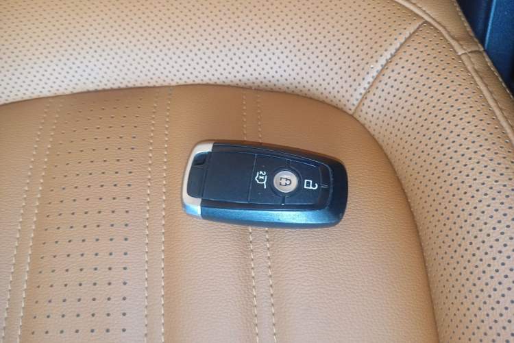 Used Ford Escape 2020 EcoBoost 245 Four-Wheel Drive Luxury Edition