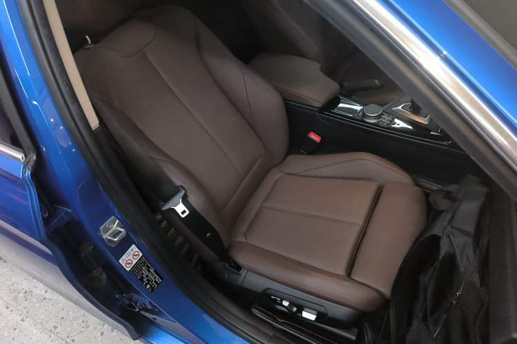 Used BMW 3 Series 2019 320Li M Luxury Package Right Front Seat