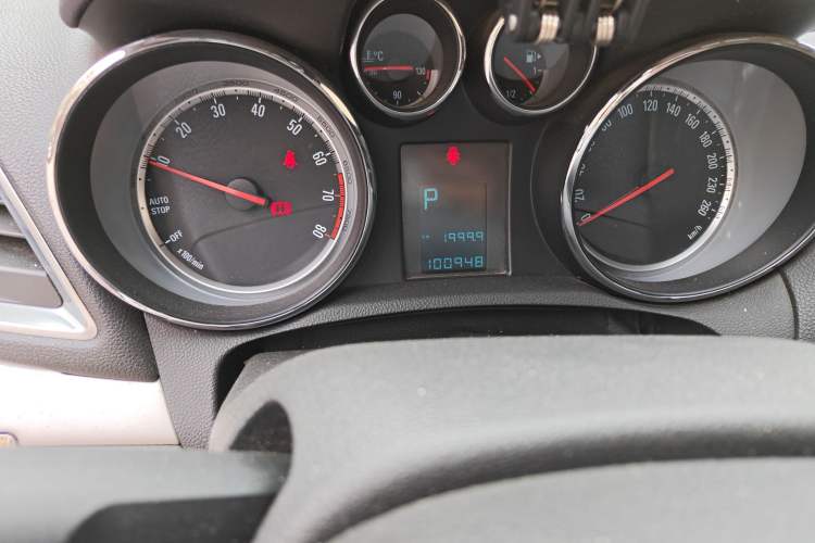 Used Buick Encore 2015 1.4T Automatic Two-Wheel Drive Urban Elite Version