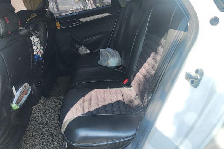 Used Roewe i6 New Energy 2017 45T Hybrid Connect & Smart Enjoyment Edition Left Rear Seat