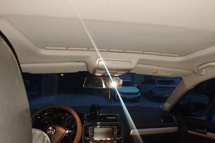 Used Volkswagen Sagitar 2018 1.6L Automatic Comfort Model Headliner