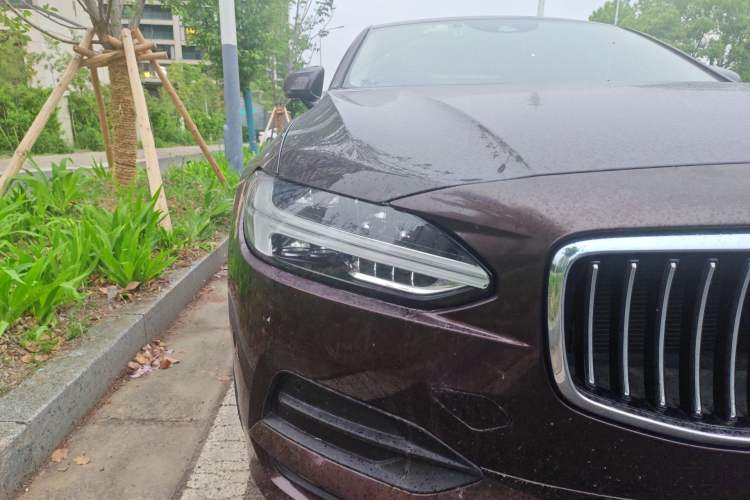 Used Volvo S90 2017 T4 Zhiyuan Edition Right Front Headlight