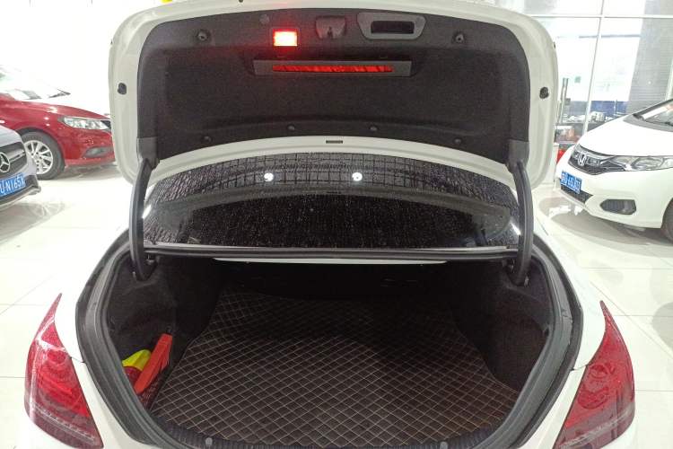 Used Mercedes-Benz C-Class 2019 Restyled C 260 L Sport Edition Trunk