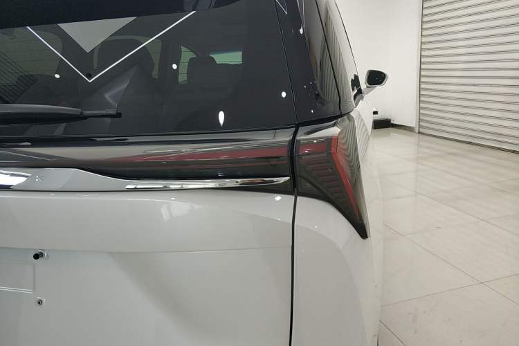 Used Buick GL8 2025 Lu Zun Smart Enjoyment Edition Exterior 3