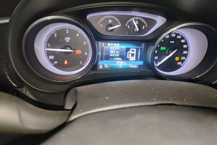 Used Buick Envision 2018 28T Four-Wheel Drive Elite Version Odometer Close Up