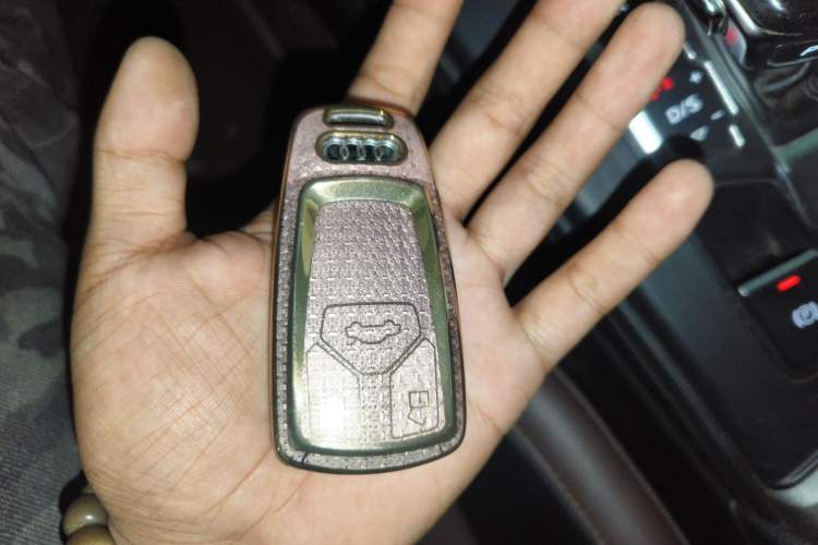 Used Audi A4L 2017 Plus 40 TFSI Ambition Model Vehicle Key