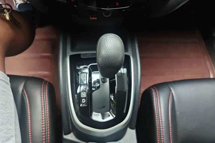 Used Nissan Qashqai 2016 2.0L CVT Elite Edition Gear Lever