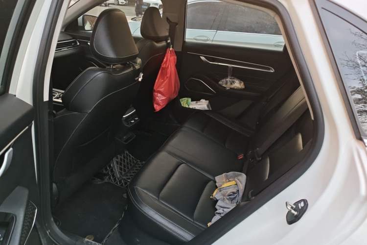 Used Geely Auto Emgrand 2023 4th Generation Champion Edition 1.5L CVT Prestige Model Left Rear Seat