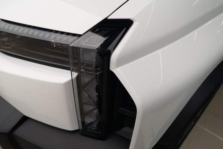 Used iCAR 03T 2024 520km Two-Wheel Drive Long-Range Version Left Front Headlight