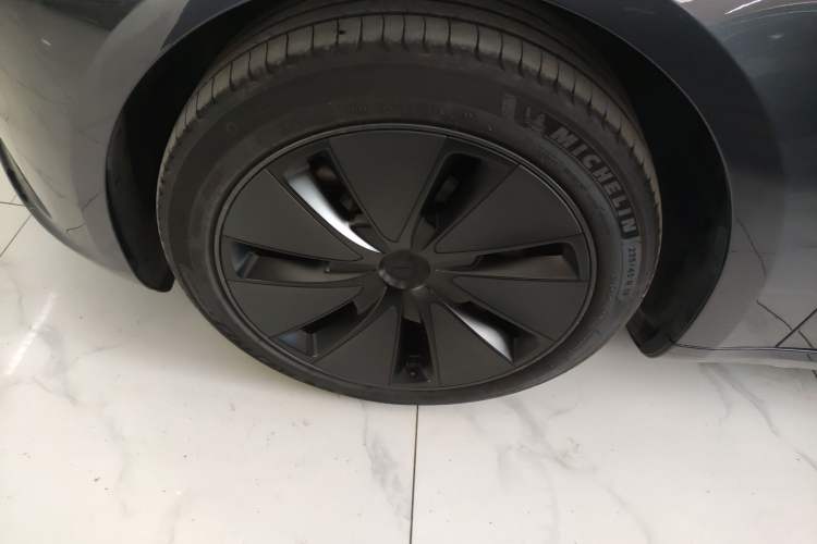 Used Tesla Model 3 2023 Rear-Wheel-Drive Version
