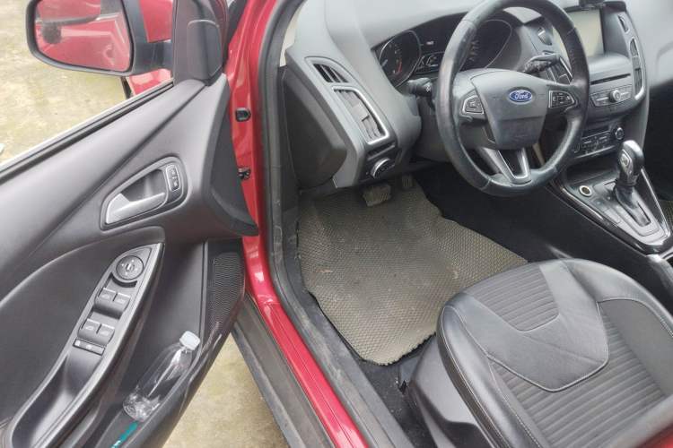 Used Ford Focus 2015 Hatchback EcoBoost 180 Automatic Elite Model Driver Seat