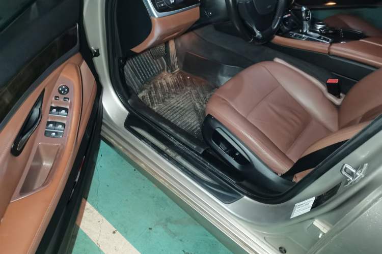 Used BMW 5 Series 2014 525Li Leading Model