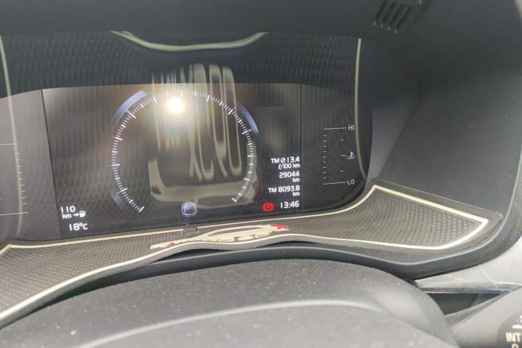 Used Volvo XC60 2019 T5 4x4 Smart Edition China V Standard Odometer Close Up