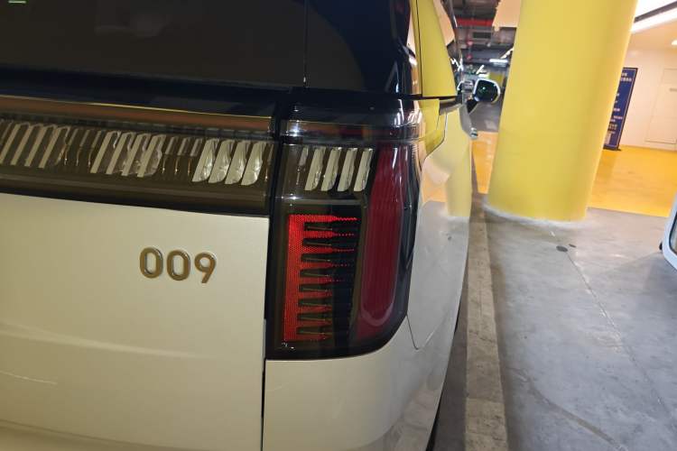 Used Zeekr 009 2022 WE Edition