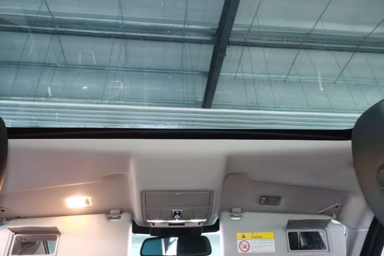 Used Land Rover Discovery Sport 2018 240 PS SE Version