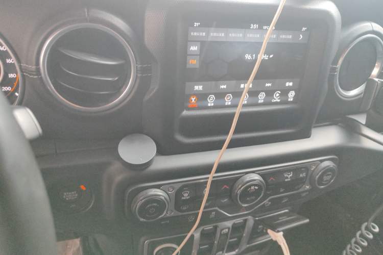 Used Jeep Wrangler 2018 2.0T Sahara Four-Door Edition
