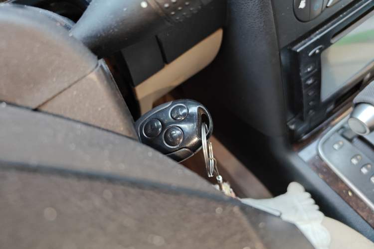 Used Ford Mondeo 2004 2.0L Deluxe Edition
