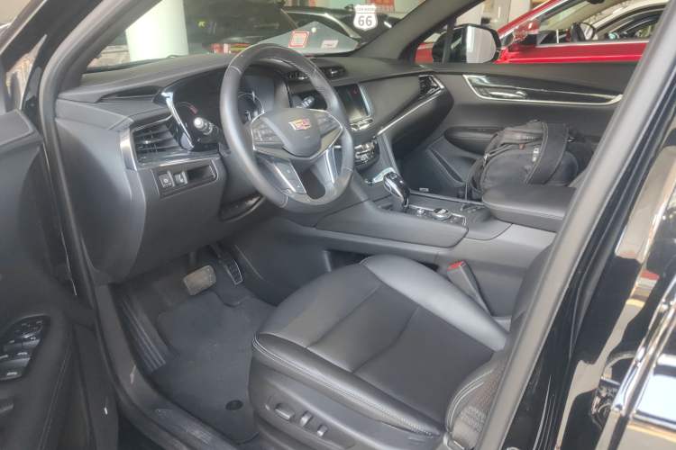 Used Cadillac XT5 2022 2.0T Two-Wheel Drive Luxury Version Left Front Seat