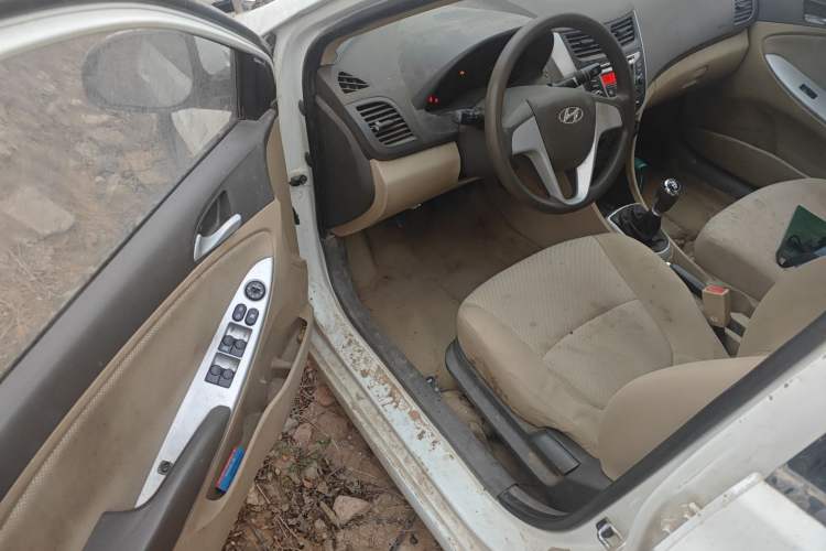 Used Hyundai Verna (older generation) 2010 Sedan 1.4L Manual Standard GL Model
