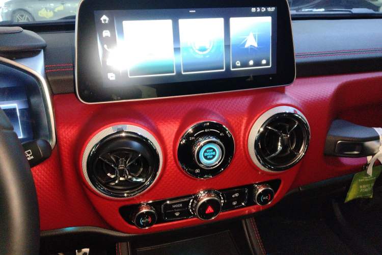 Used BAIC Off-Road BJ40 2023 2.0T Automatic Four-Wheel Drive Urban Hunter Edition Chivalrous Type
