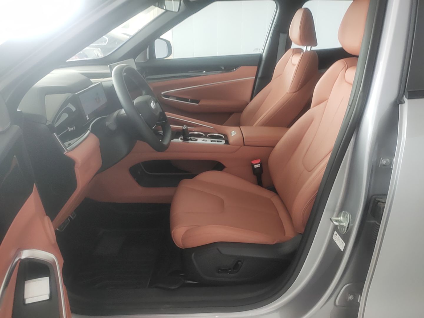 Geely Auto Emgrand X7 Sport 2026 Model 1.5TD Beloved — снимка 17