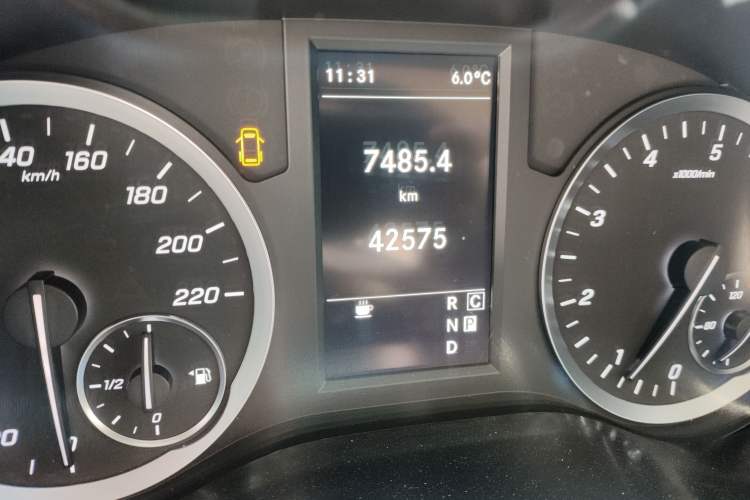 Used Mercedes-Benz Vito 2023 2.0T Business Version 7 Seats