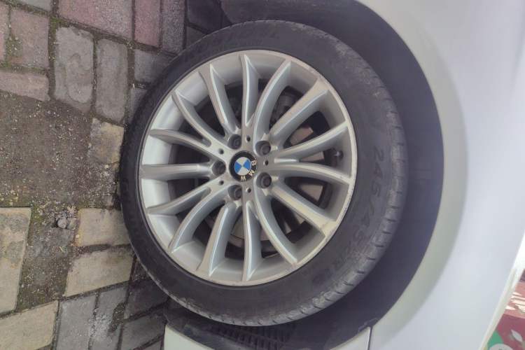 Used BMW 5 Series 2014 525Li Luxury Design Package
