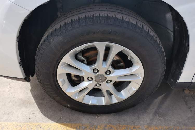 Used Haval M6 2017 1.5T Automatic Two-Wheel Drive Elite Model Left Front Wheel Hub