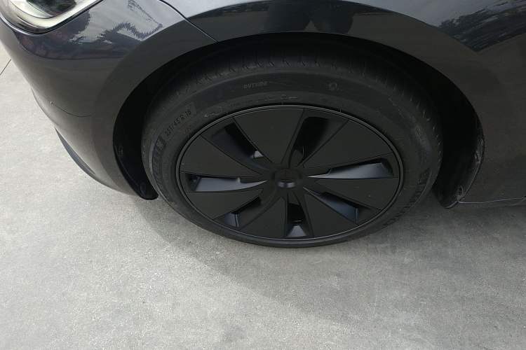 Used Tesla Model 3 2023 Rear-Wheel-Drive Version
