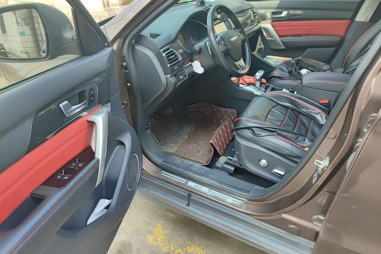 Used Haval H2 2018 Blue-Label 1.5T Dual-Clutch Two-Wheel-Drive Luxury Model