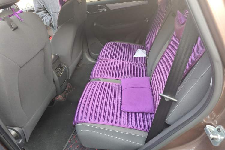 Used Roewe RX5 2016 Revised Version 20T Two-Wheel Drive Manual Transmission Luxury Edition
