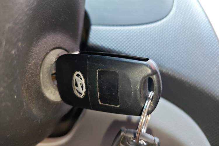 Used Hyundai Verna (older generation) 2010 Sedan 1.4L Manual Comfort GS Vehicle Key