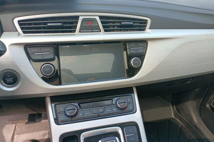 Used Geely Auto Emgrand X7 Sport 2020 1.8TD DCT Two-Wheel Drive Smart Connect 4G-Enabled Version