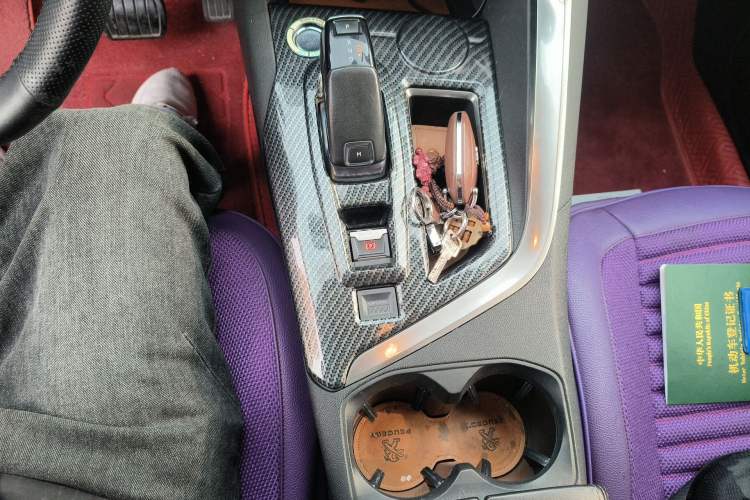 Used Peugeot 5008 2017 380THP 7-Seater Elite Edition Gear Lever