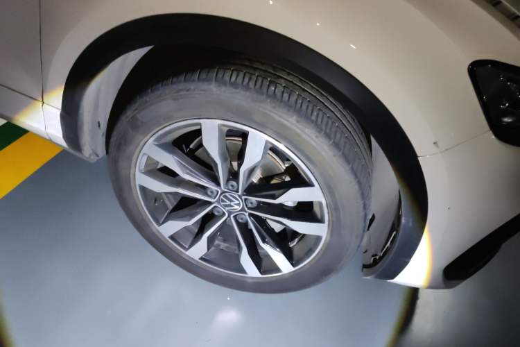 Used Volkswagen T-ROC 2022 280TSI DSG Two-Wheel Drive R-Line Pro PLUS Exterior 7