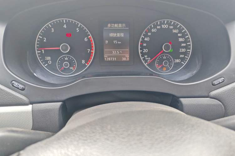 Used Volkswagen Sagitar 2014 1.4TSI Automatic Luxury Model Instrument Cluster