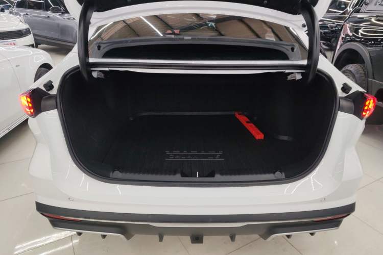 Used Geely Galaxy L6 2024 125km PLUS Dragon Edition