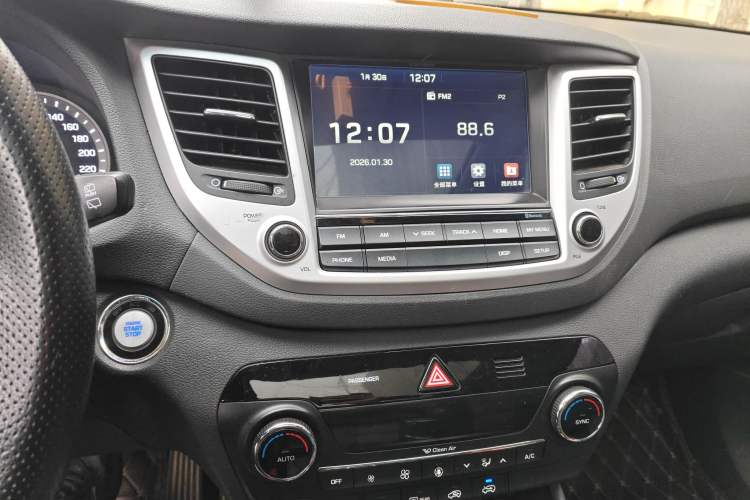 Used Hyundai Tucson 2018 1.6T Dual-Clutch Two-Wheel Drive 15th Anniversary Special Edition
