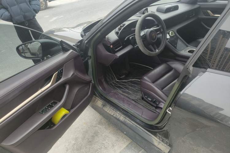 Used Porsche Taycan 2022-Year Updated Taycan