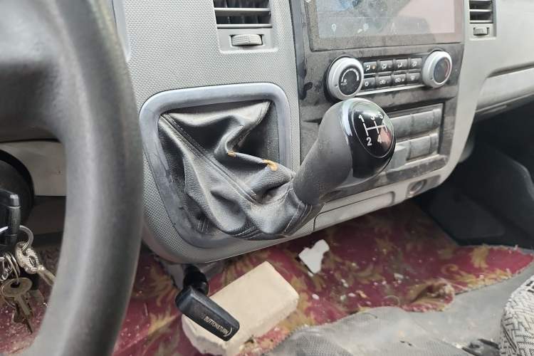 Used Foton Scenic G7 2017 2.0L Long-Wheelbase Commercial Van High Roof 2 Seats 4Q20M Gear Lever