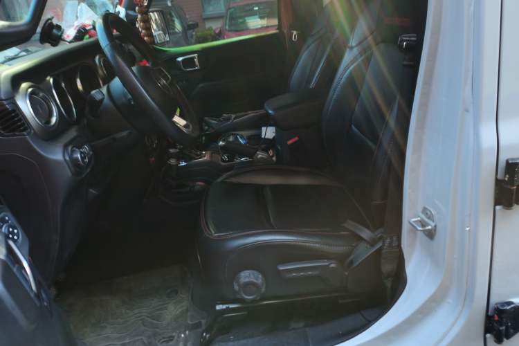 Used Jeep Wrangler 2019 2.0T Rubicon Four-Door Version China VI Emission Standard