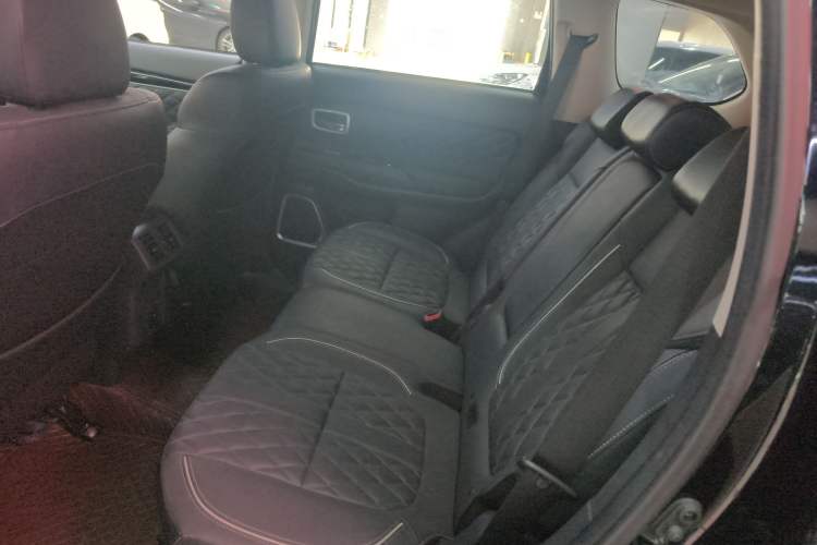 Used Mitsubishi Outlander 2021 2.4L 4x4 Zhi Xiang Edition 7 Seats Left Rear Seat