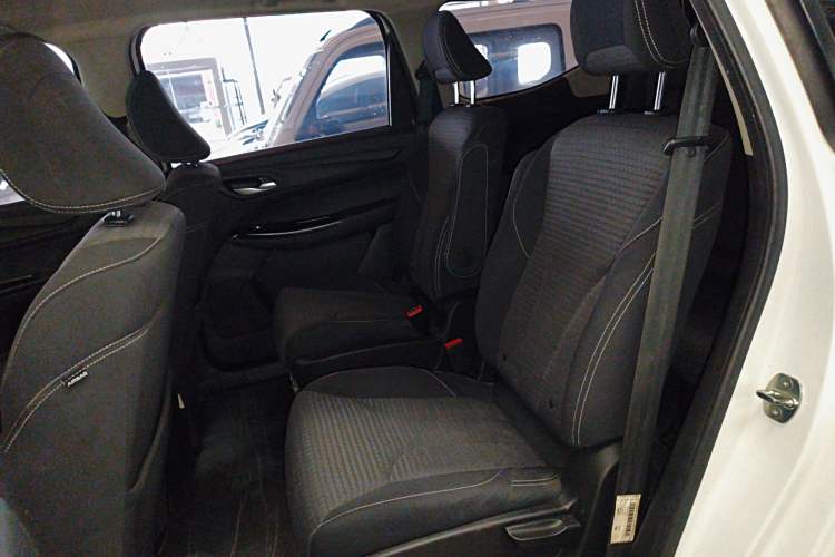 Used Baojun 730 2021 1.5L Manual Fashion Version 7 Seats