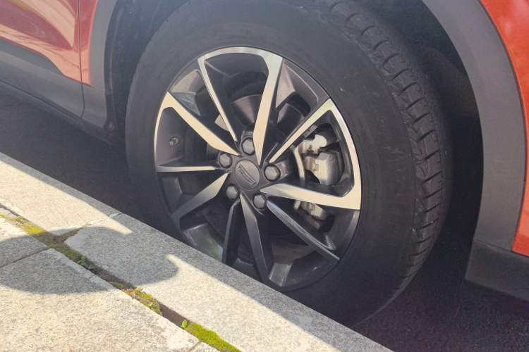 Used Geely Auto Coolray 2020 PRO 240T DCT Hunter Right Front Wheel Hub