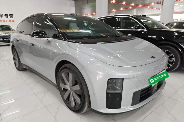 Used Li Auto i6 2025 Model Four-Wheel-Drive Standard Type Front Right 45 Deg