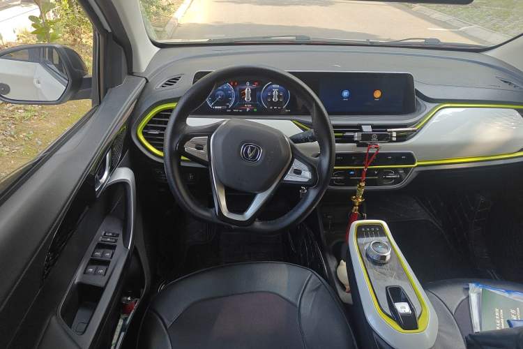 Used CHANGAN Benni E-Star 2022 Charming Edition Colorful Model Lithium-Ion Battery
