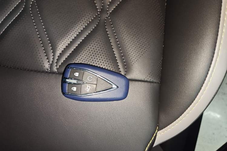 Used CHANGAN CS75 PLUS iDD 2023 ZhiDian iDD Smart Leading Model