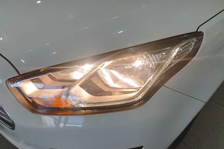 Used Ford Escort 2015 1.5L Manual Fashion Edition