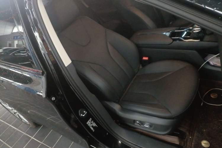 Used Hongqi E-QM5 2024 500km Range Edition
